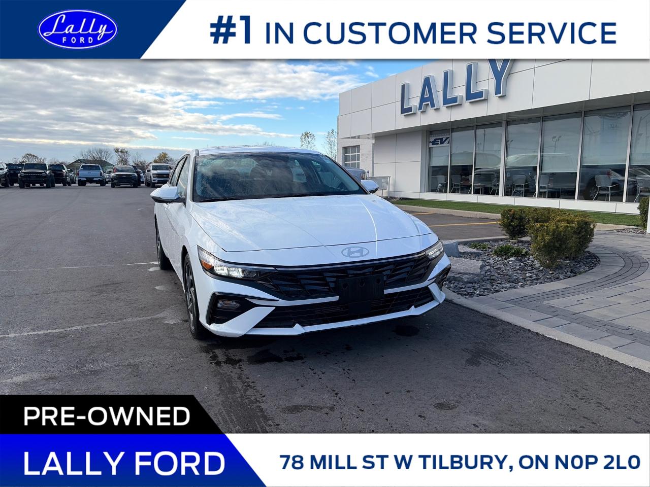 2025 Hyundai Elantra Luxury Only 16,638 kms, Like New!! Photo0