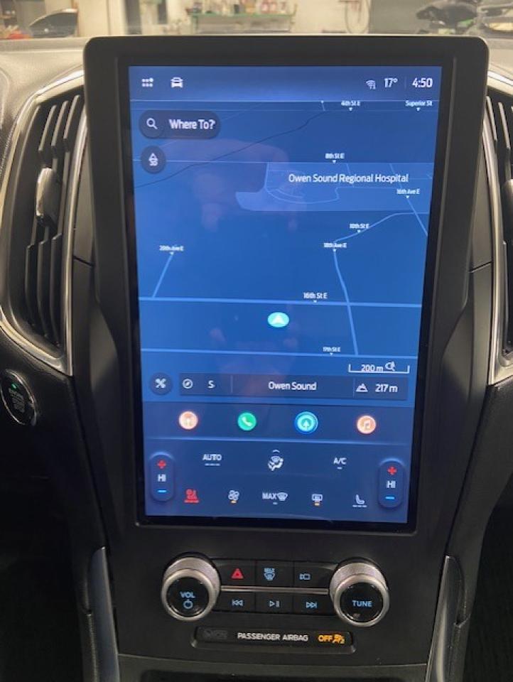 2022 Ford Edge Titanium Photo