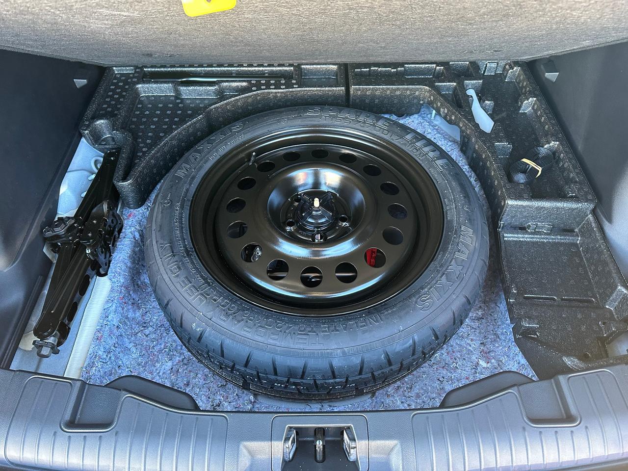 2026 Ford Escape PHEV FWD 700A Photo5