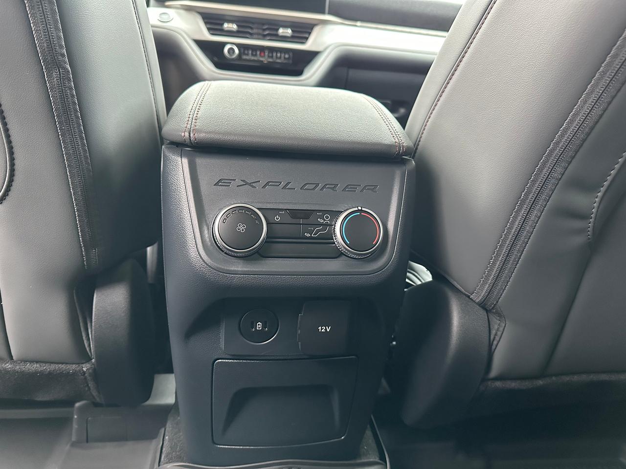 2026 Ford Explorer ACTIVE 4WD 200A Photo5