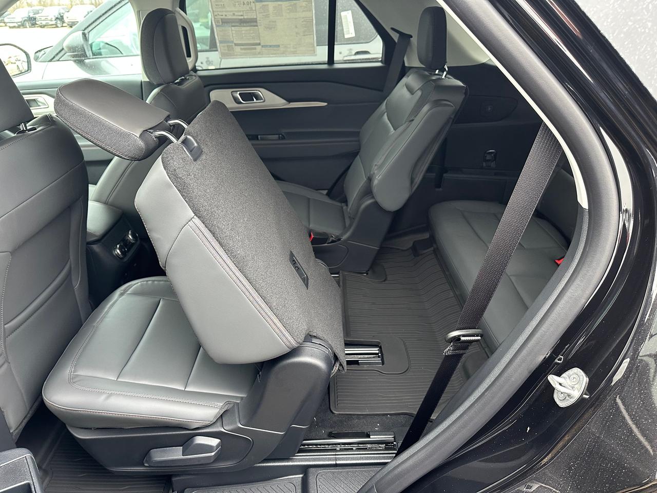 2026 Ford Explorer ACTIVE 4WD 200A Photo5