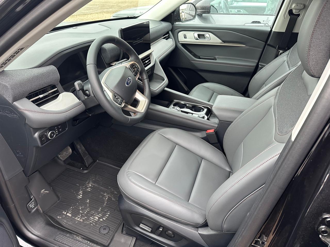 2026 Ford Explorer ACTIVE 4WD 200A Photo5