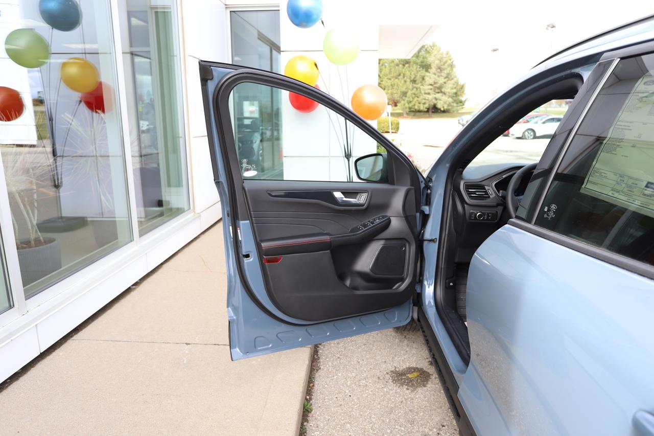 2026 Ford Escape ST-Line AWD Photo