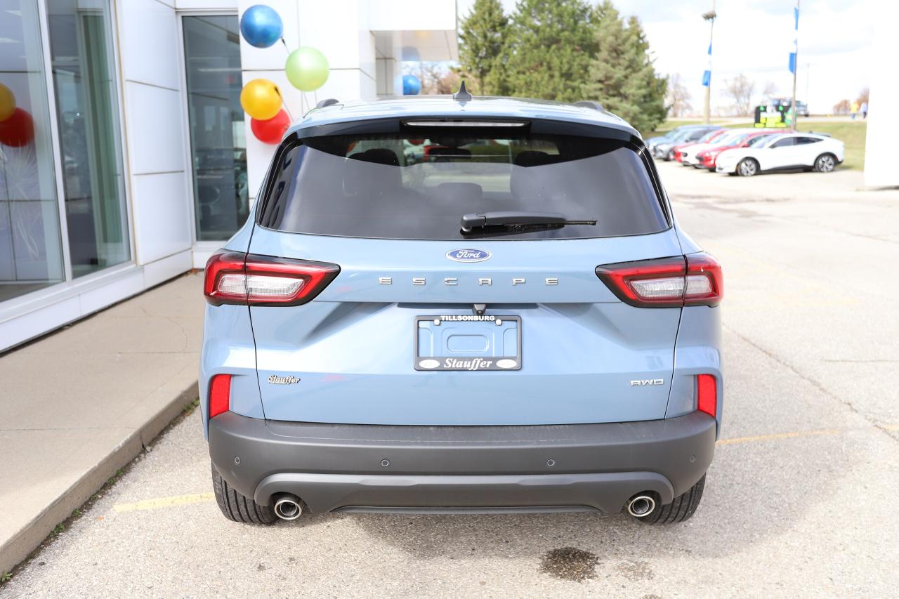 2026 Ford Escape ST-Line AWD Photo4