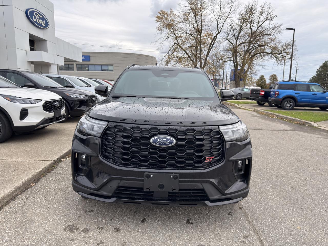 2026 Ford Explorer ST Photo2