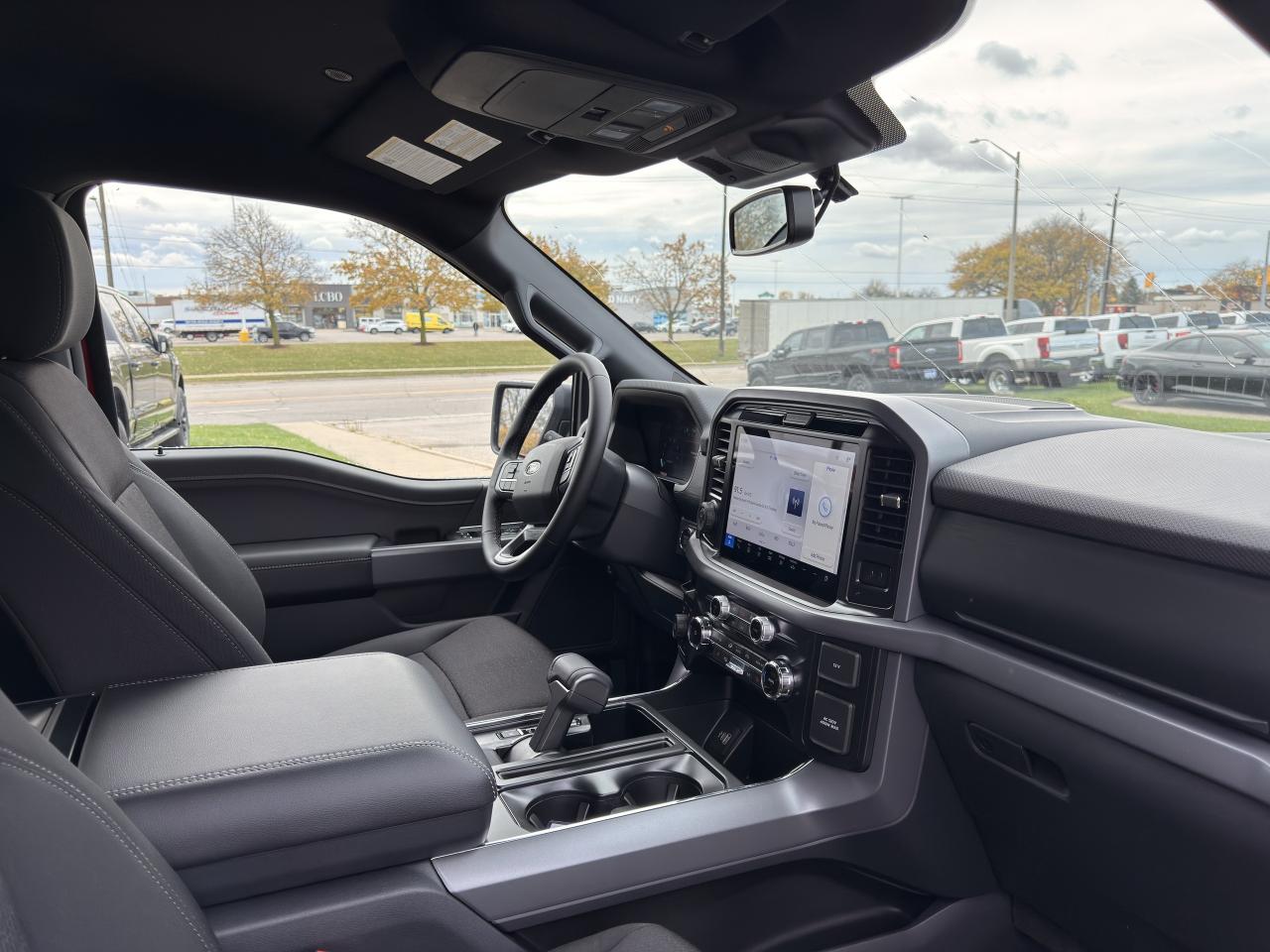 2025 Ford F-150 XLT Photo