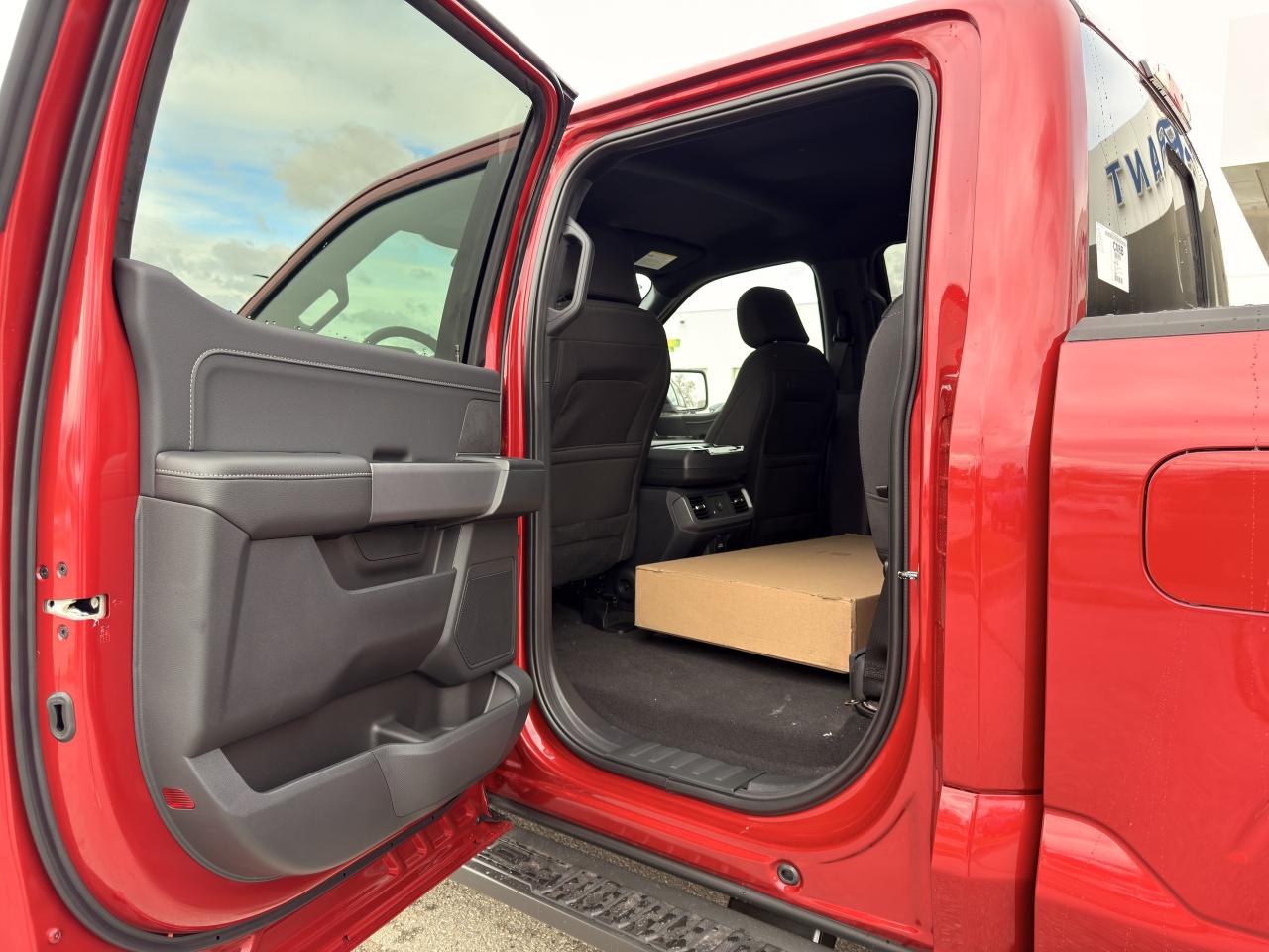 2025 Ford F-150 XLT Photo