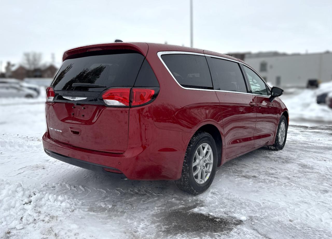 2026 Dodge Grand Caravan SXT 2WD Photo4