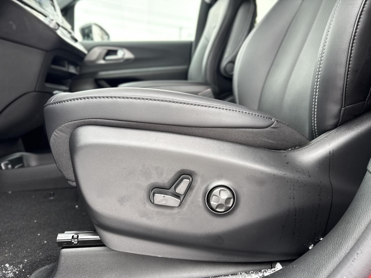 2026 Dodge Grand Caravan SXT 2WD Photo