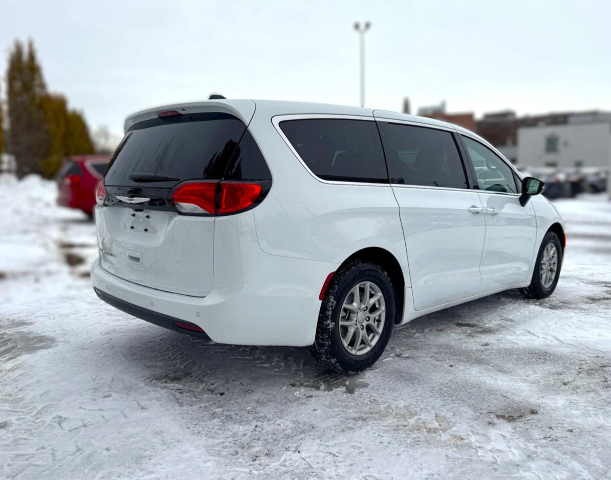 2026 Dodge Grand Caravan SXT 2WD Photo4