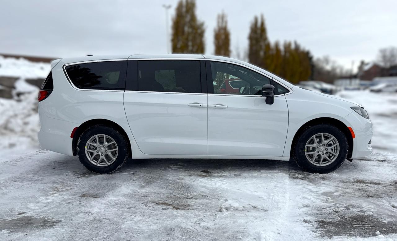 2026 Dodge Grand Caravan SXT 2WD Photo3