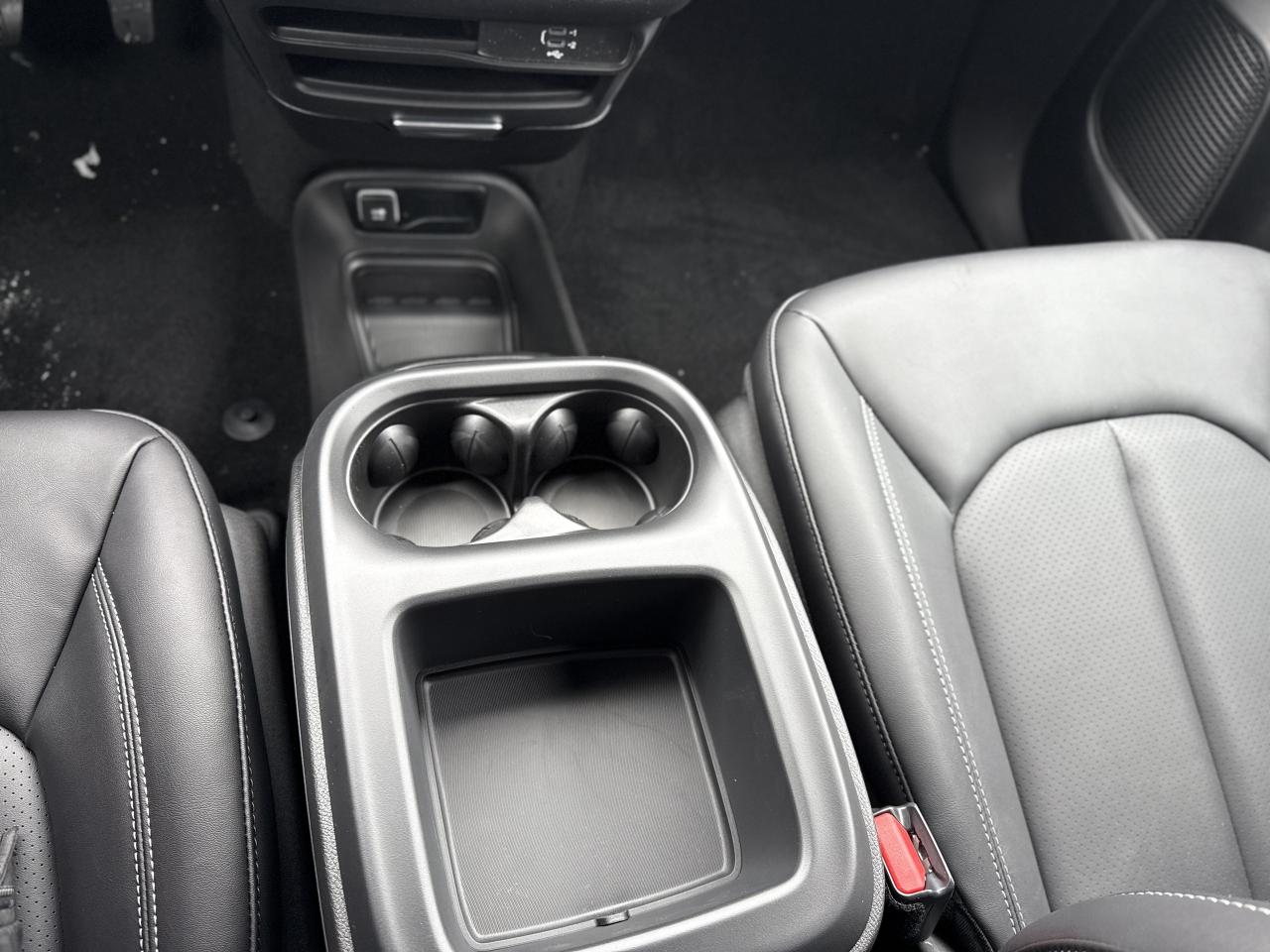 2026 Dodge Grand Caravan SXT 2WD Photo