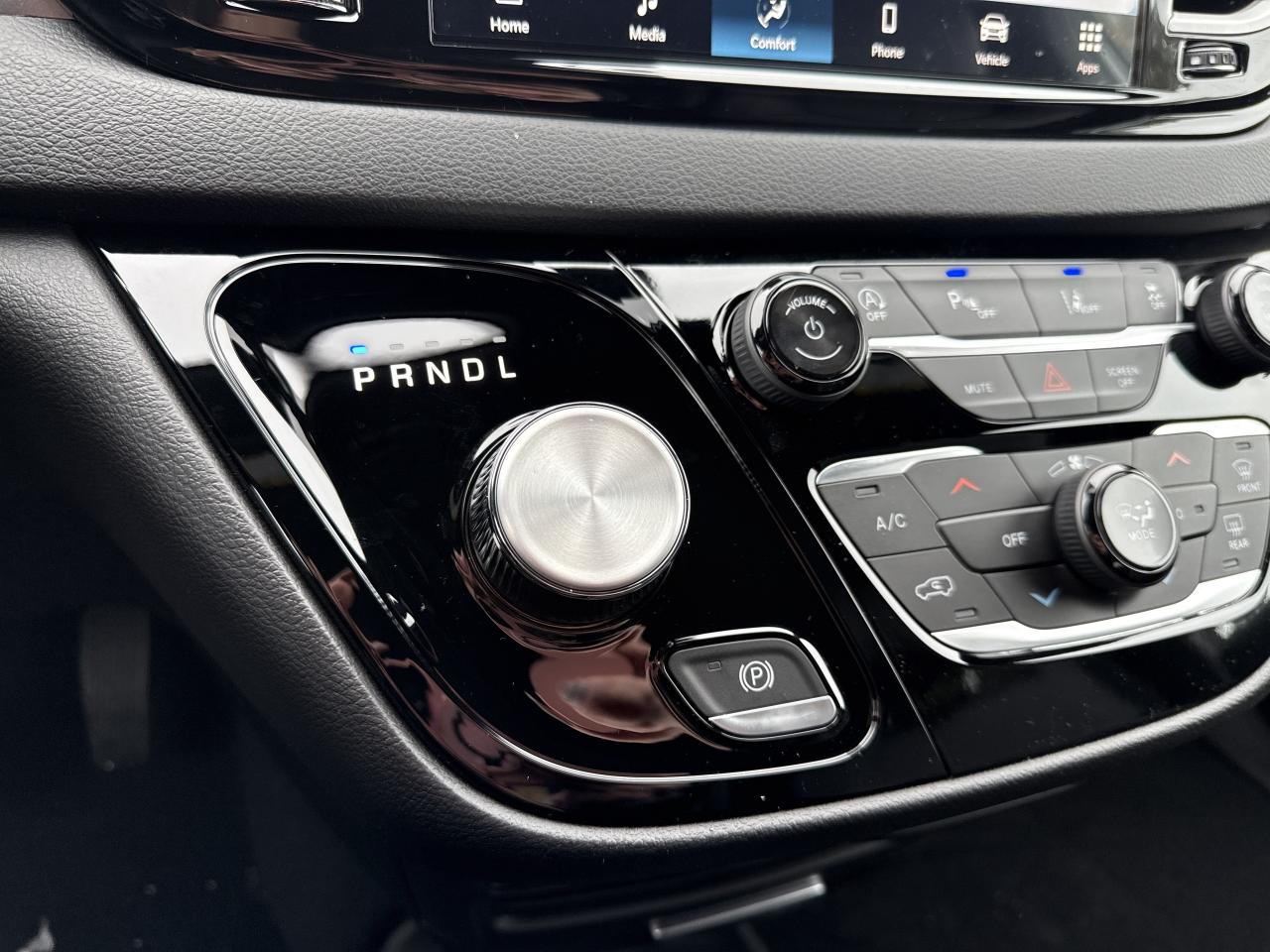 2026 Dodge Grand Caravan SXT 2WD Photo