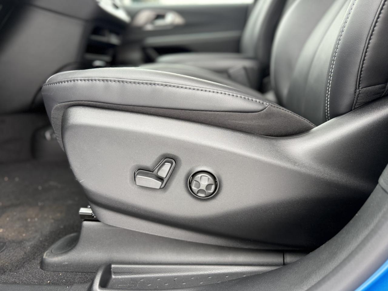 2026 Chrysler Pacifica Select FWD Photo