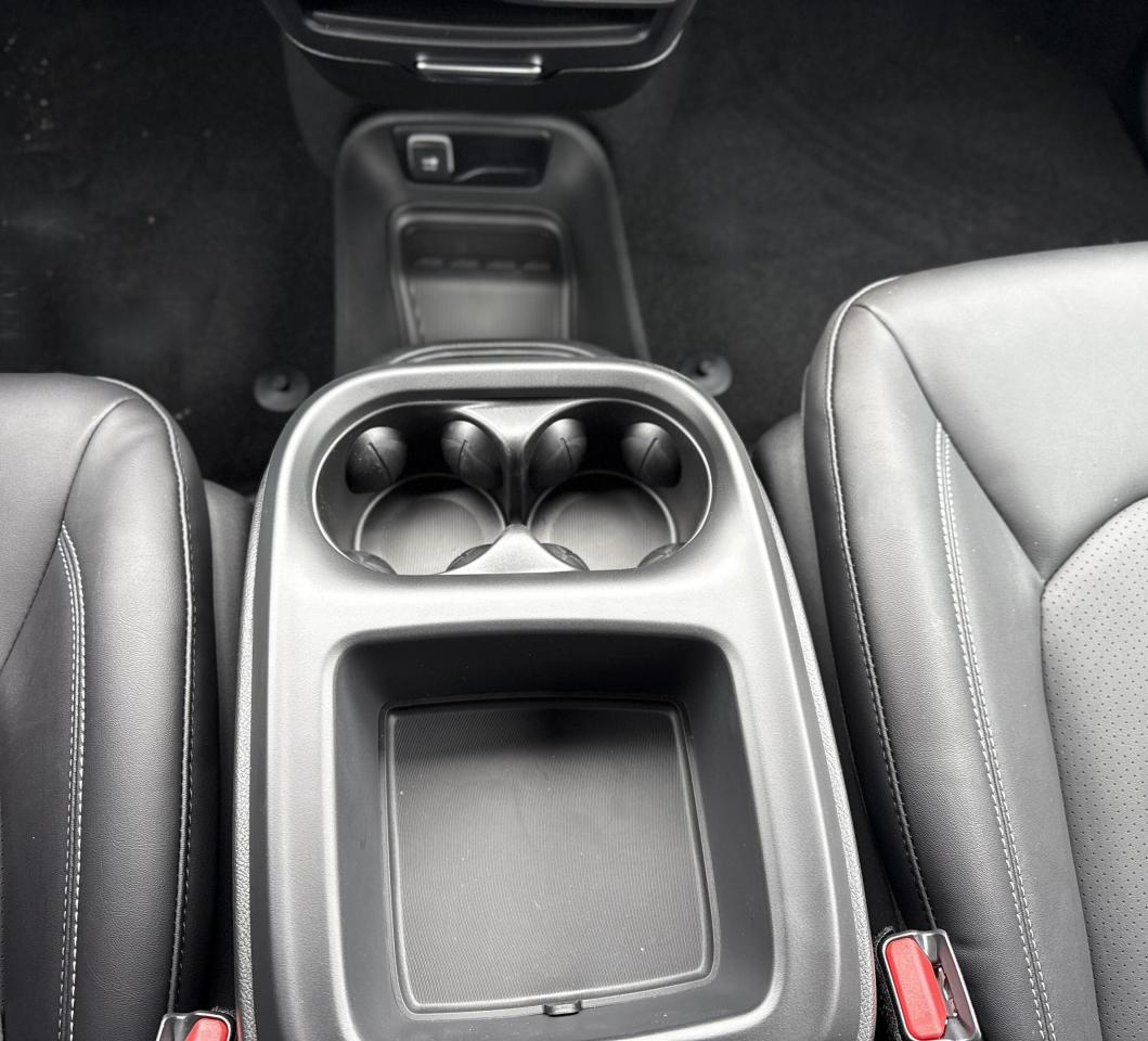 2026 Chrysler Pacifica Select FWD Photo