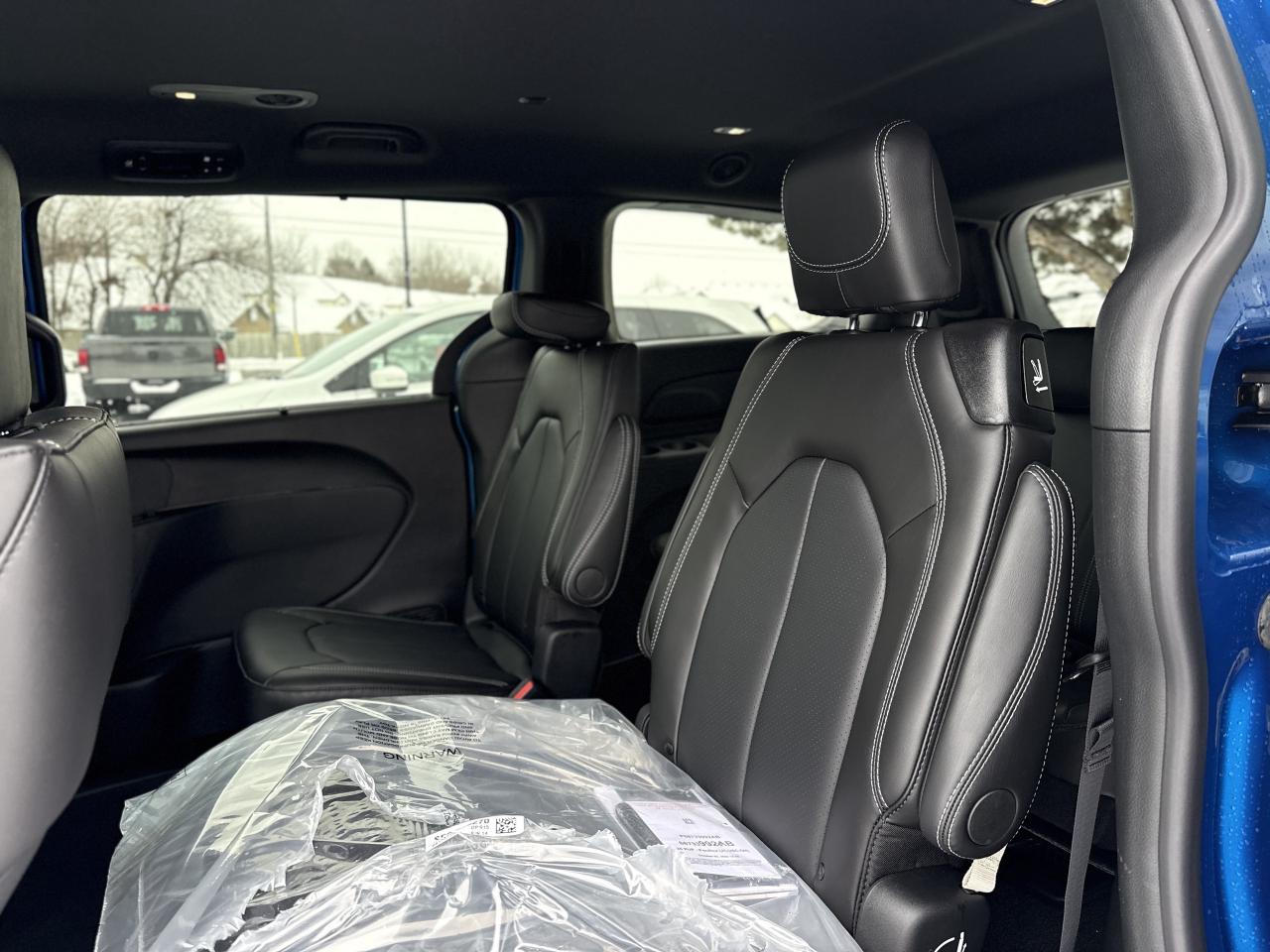 2026 Chrysler Pacifica Select FWD Photo