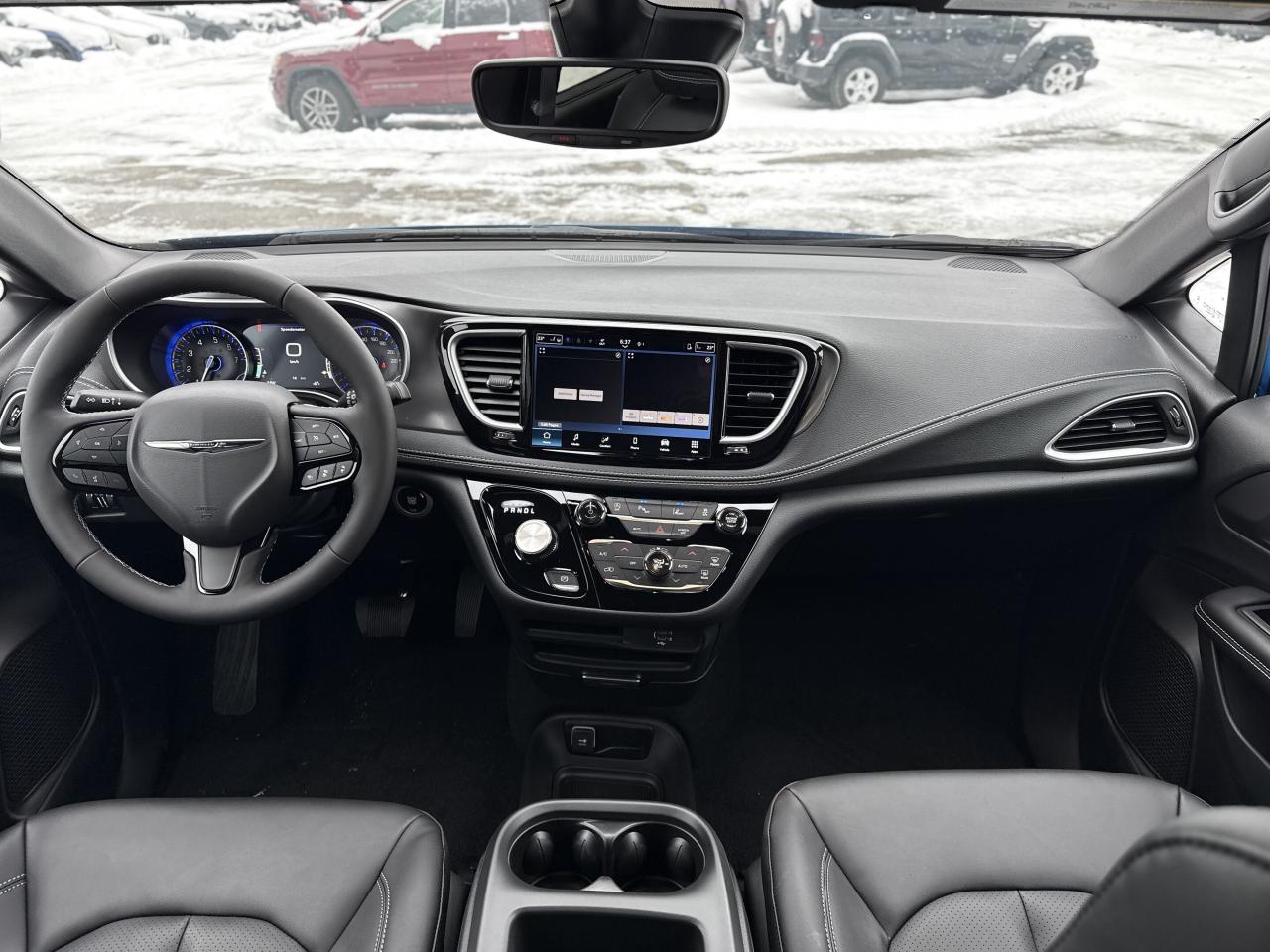 2026 Chrysler Pacifica Select FWD Photo
