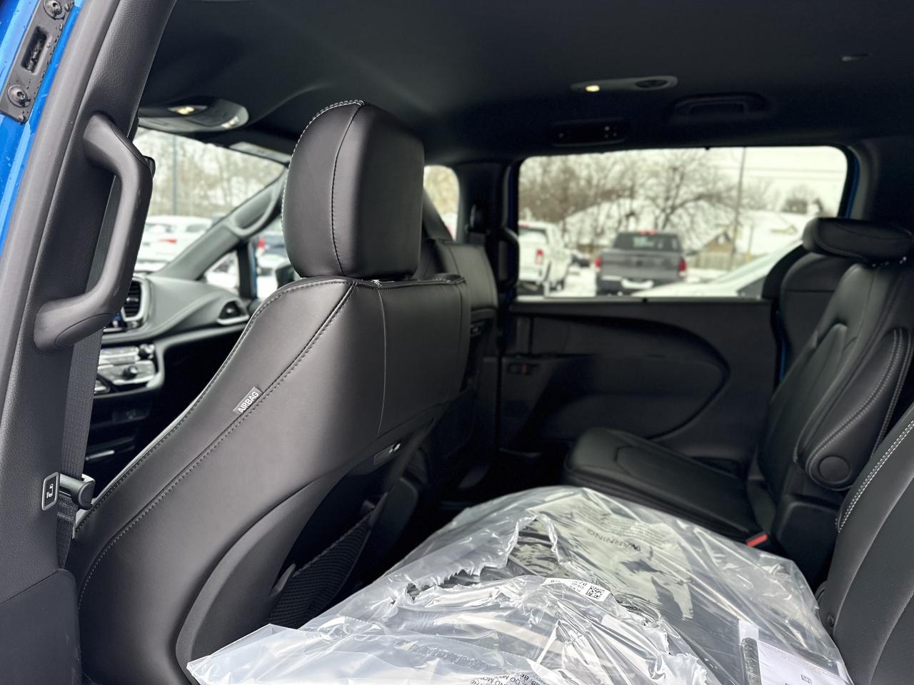 2026 Chrysler Pacifica Select FWD Photo