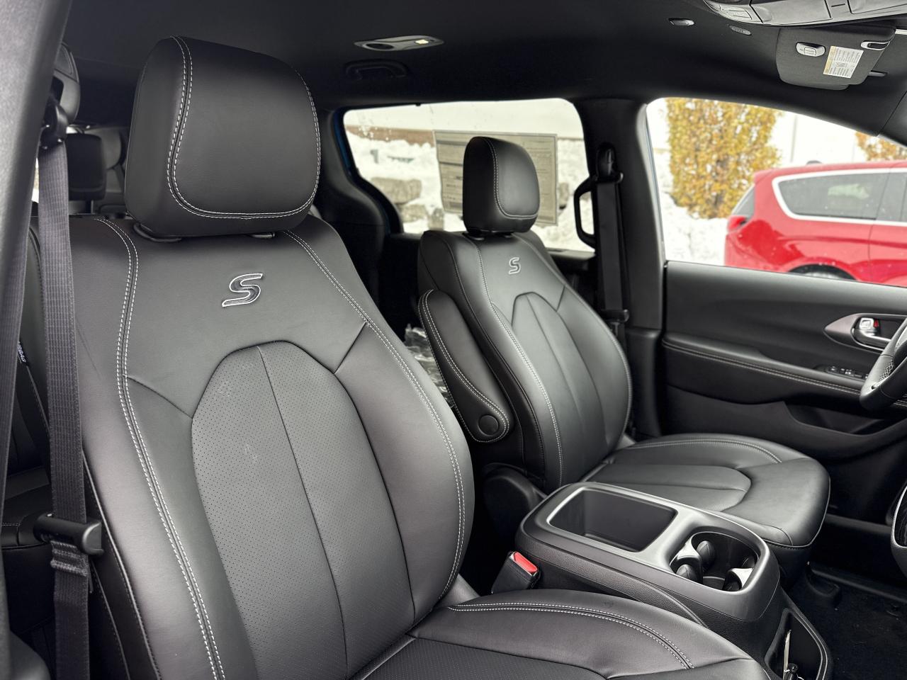 2026 Chrysler Pacifica Select FWD Photo