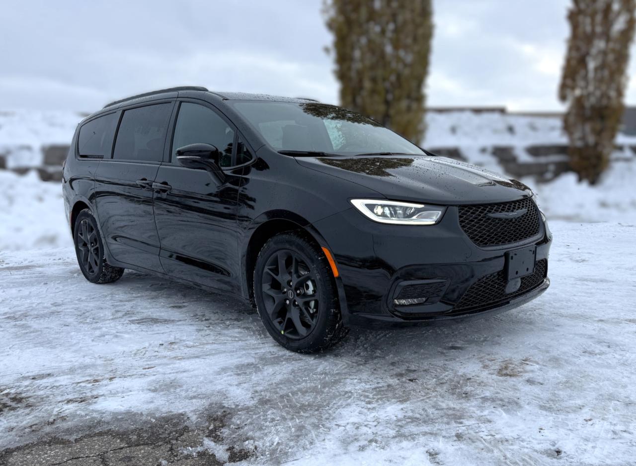 2026 Chrysler Pacifica Select FWD Photo