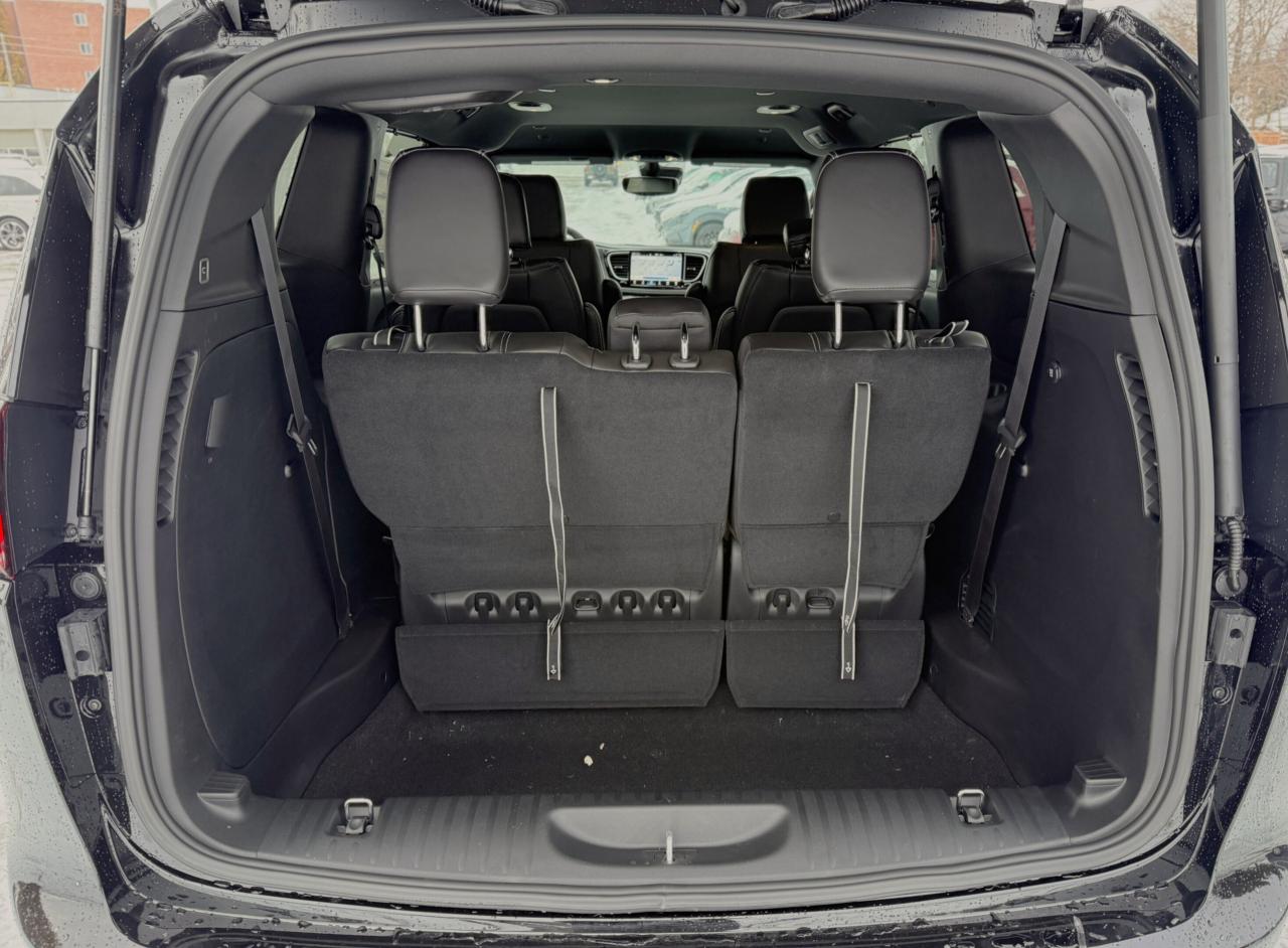 2026 Chrysler Pacifica Select FWD Photo