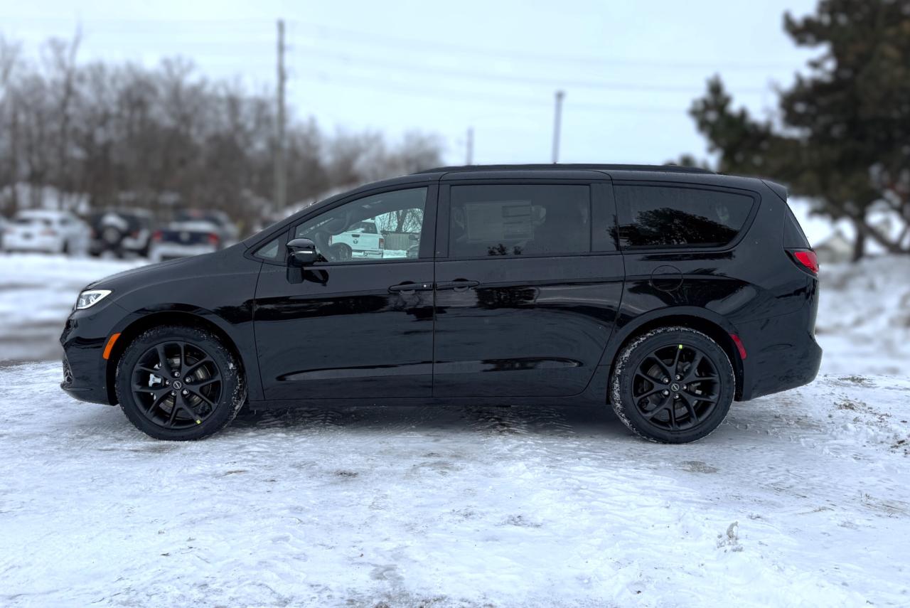 2026 Chrysler Pacifica Select FWD Photo