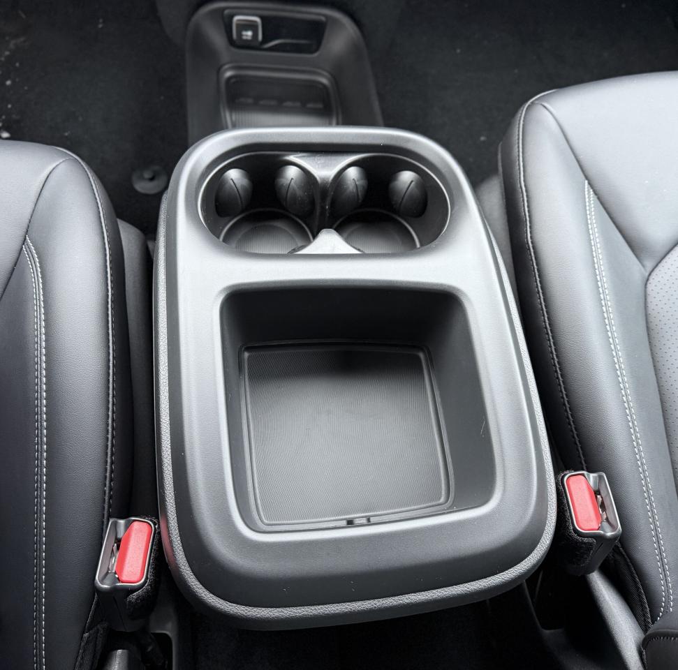 2026 Chrysler Pacifica Select FWD Photo