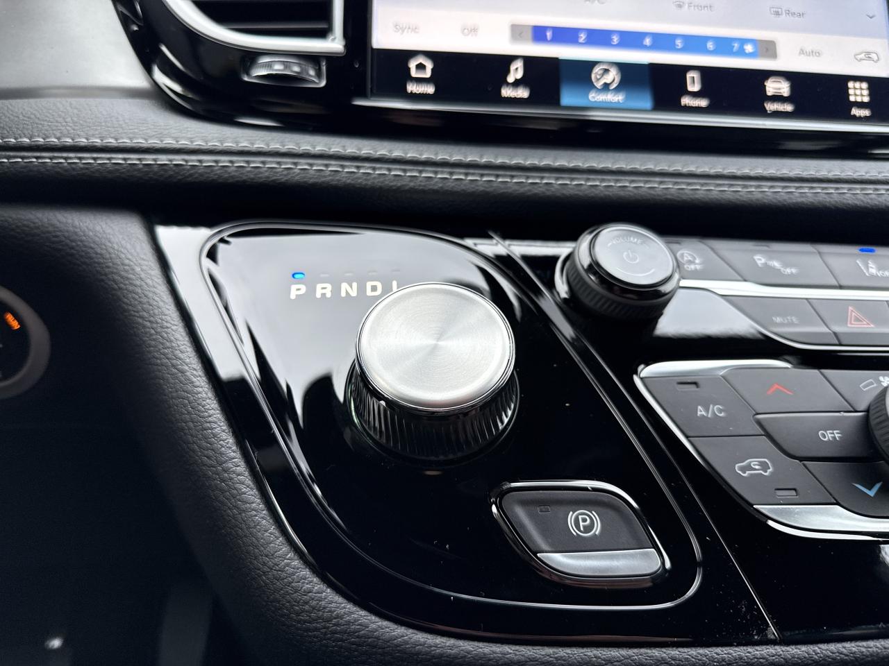 2026 Chrysler Pacifica Select FWD Photo