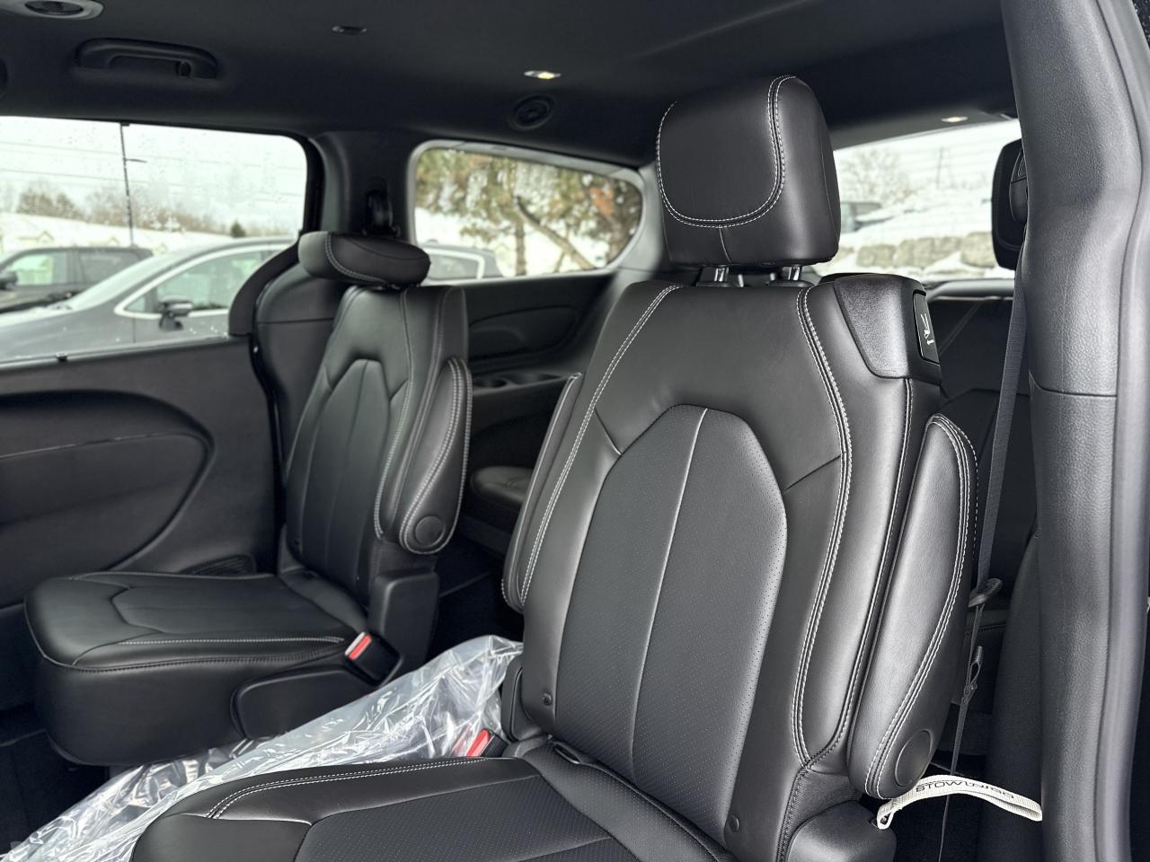 2026 Chrysler Pacifica Select FWD Photo