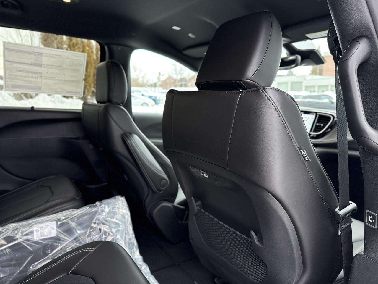 2026 Chrysler Pacifica Select FWD Photo