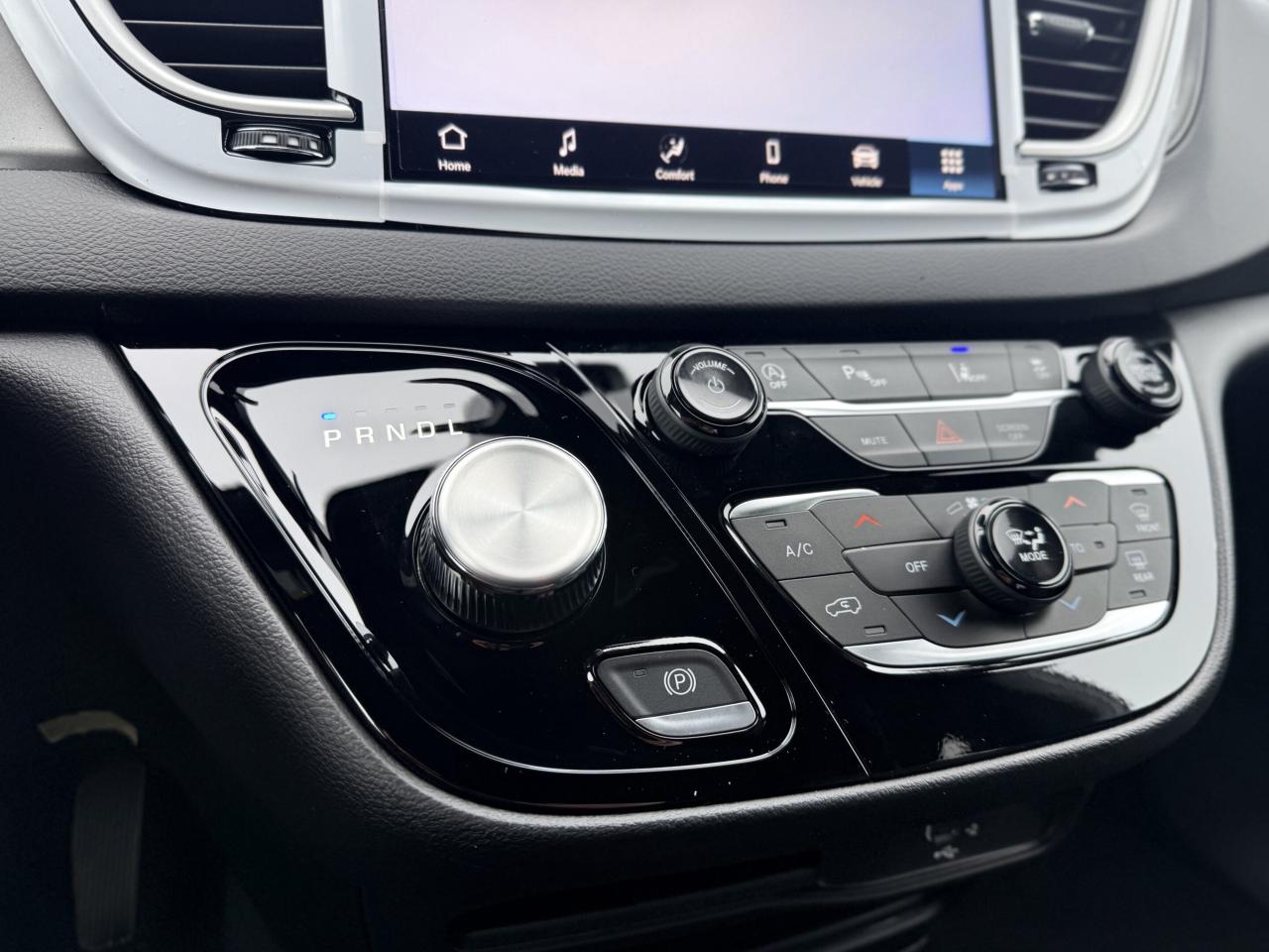 2026 Dodge Grand Caravan SXT 2WD Photo