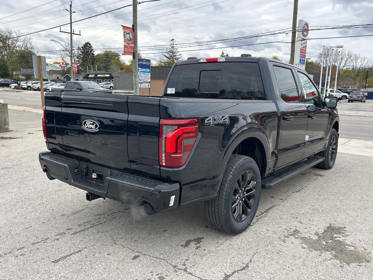 2025 Ford F-150 LARIAT  - Sunroof Photo4