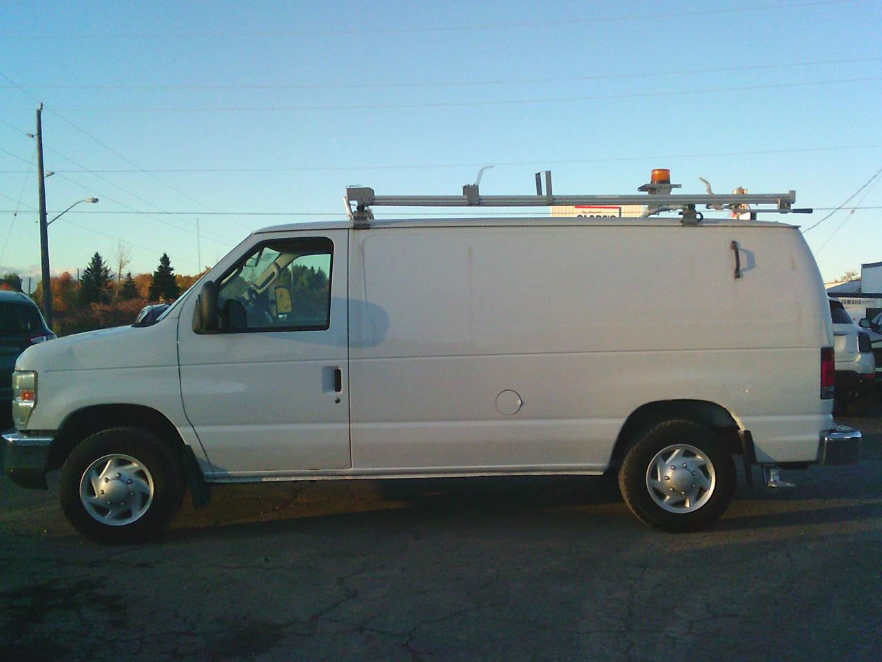 2009 Ford Econoline E-150 Commercial - Photo #6