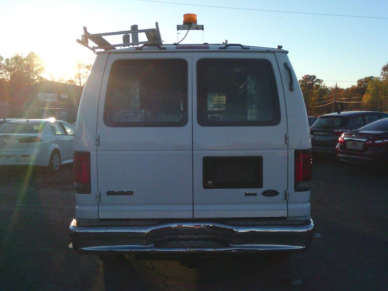 2009 Ford Econoline E-150 Commercial - Photo #8