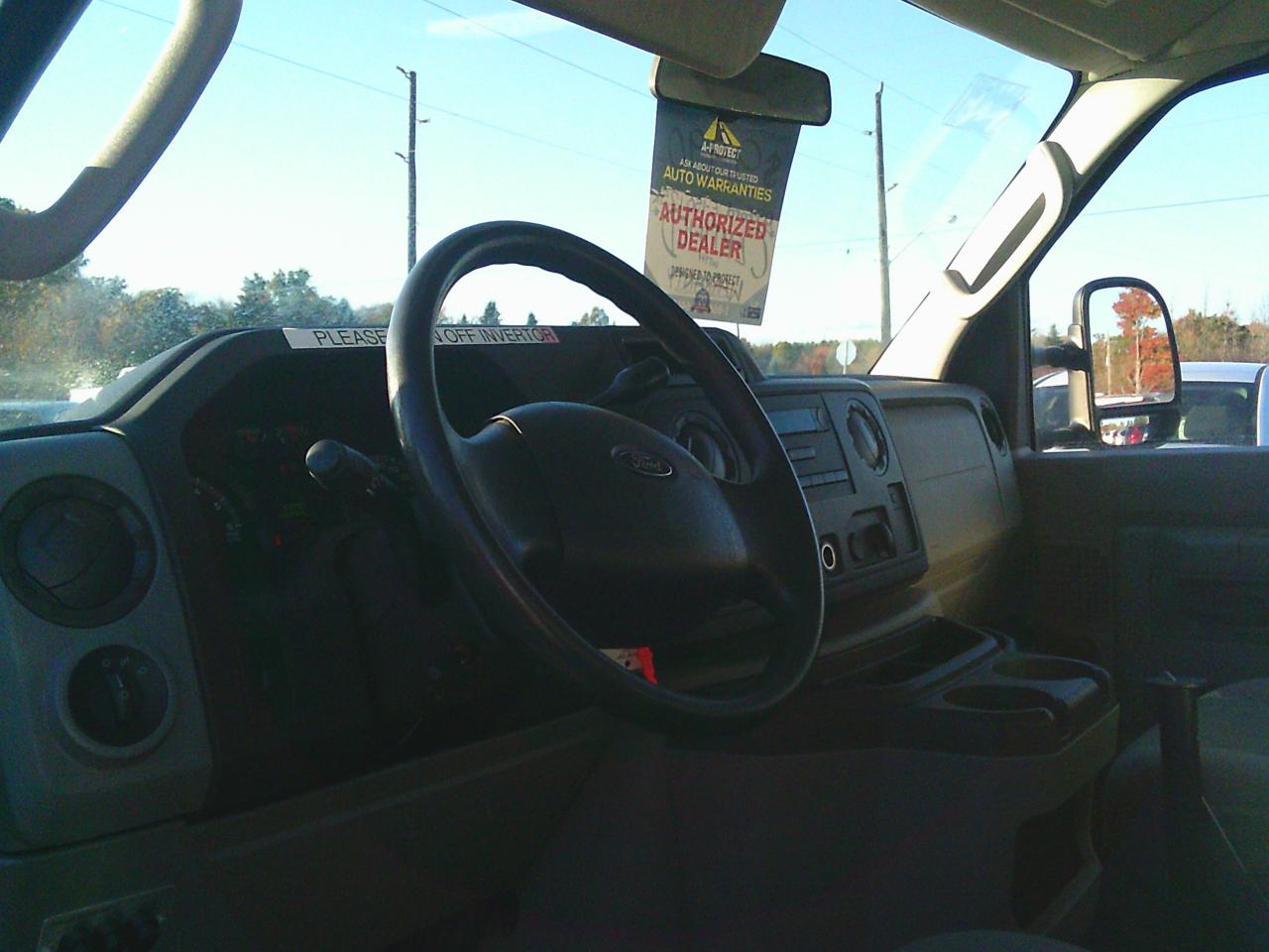 2009 Ford Econoline E-150 Commercial - Photo #11