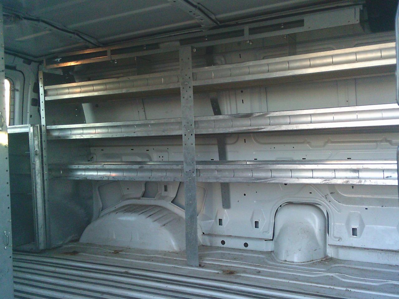 2009 Ford Econoline E-150 Commercial - Photo #15