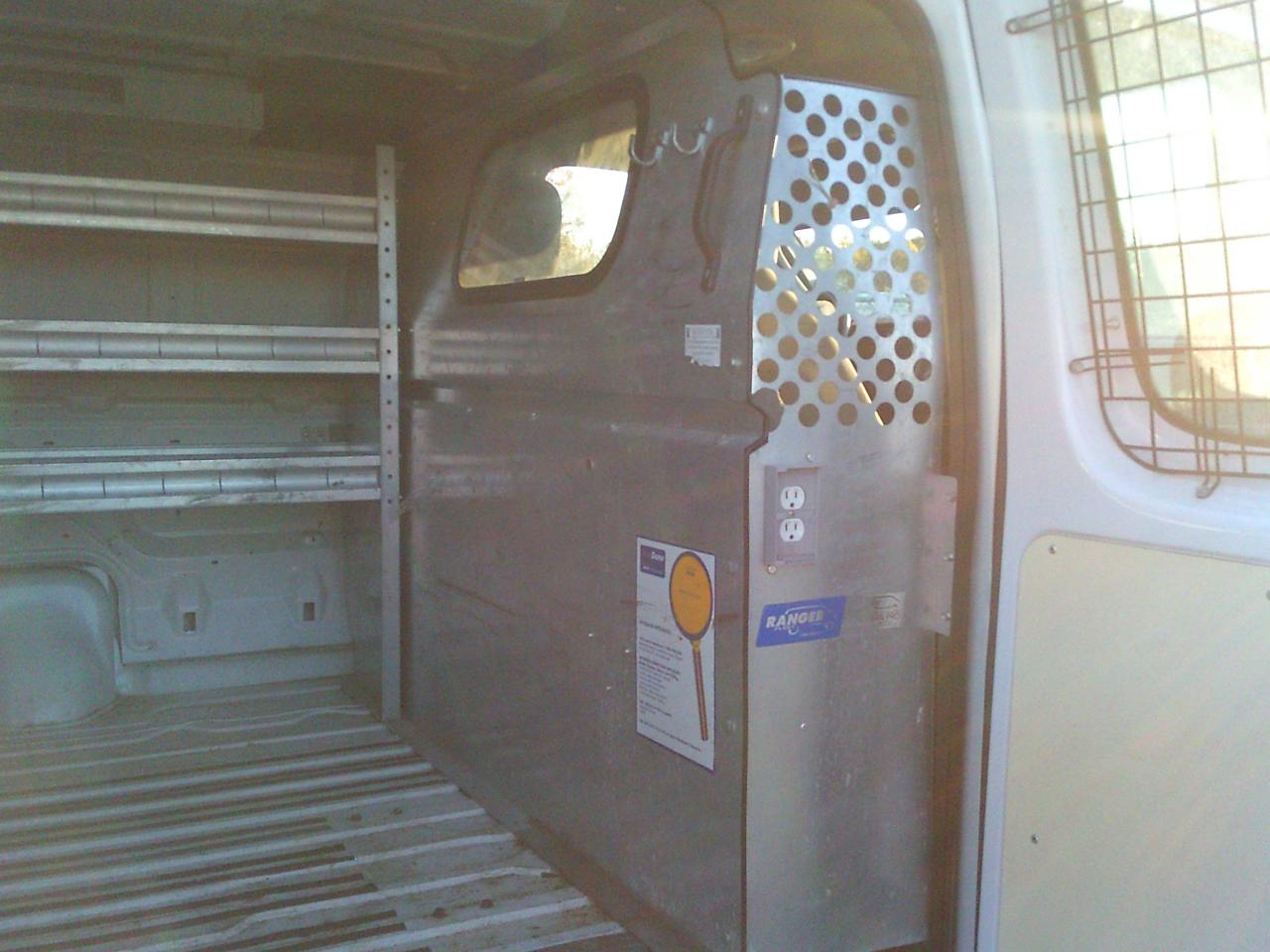 2009 Ford Econoline E-150 Commercial - Photo #17