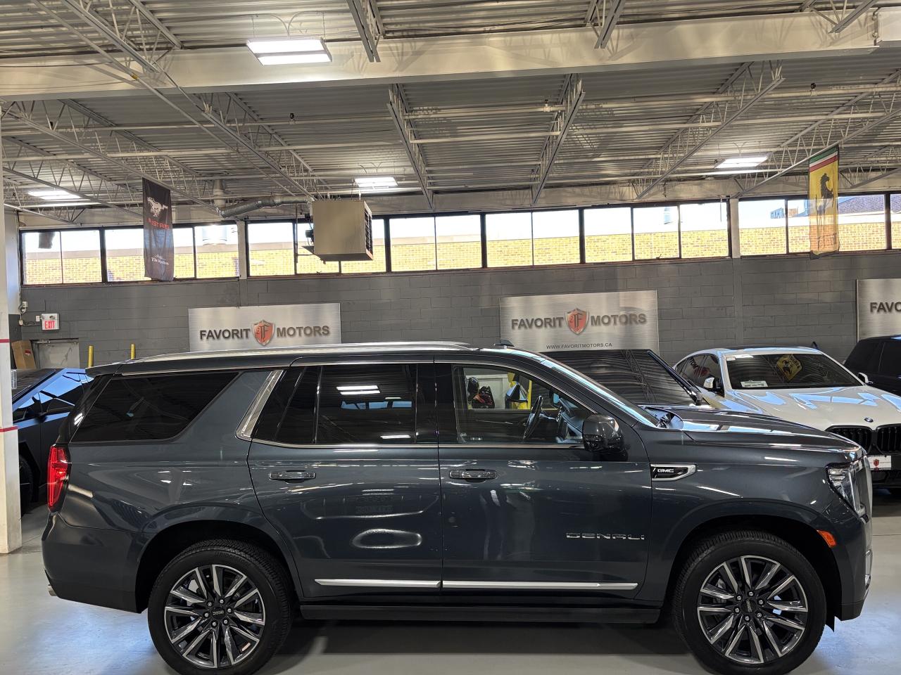 2021 GMC Yukon Denali|V8|4WD|REARSCREENS|7PASS|NAV|BOSE|HEADSUP|+ - Photo #4