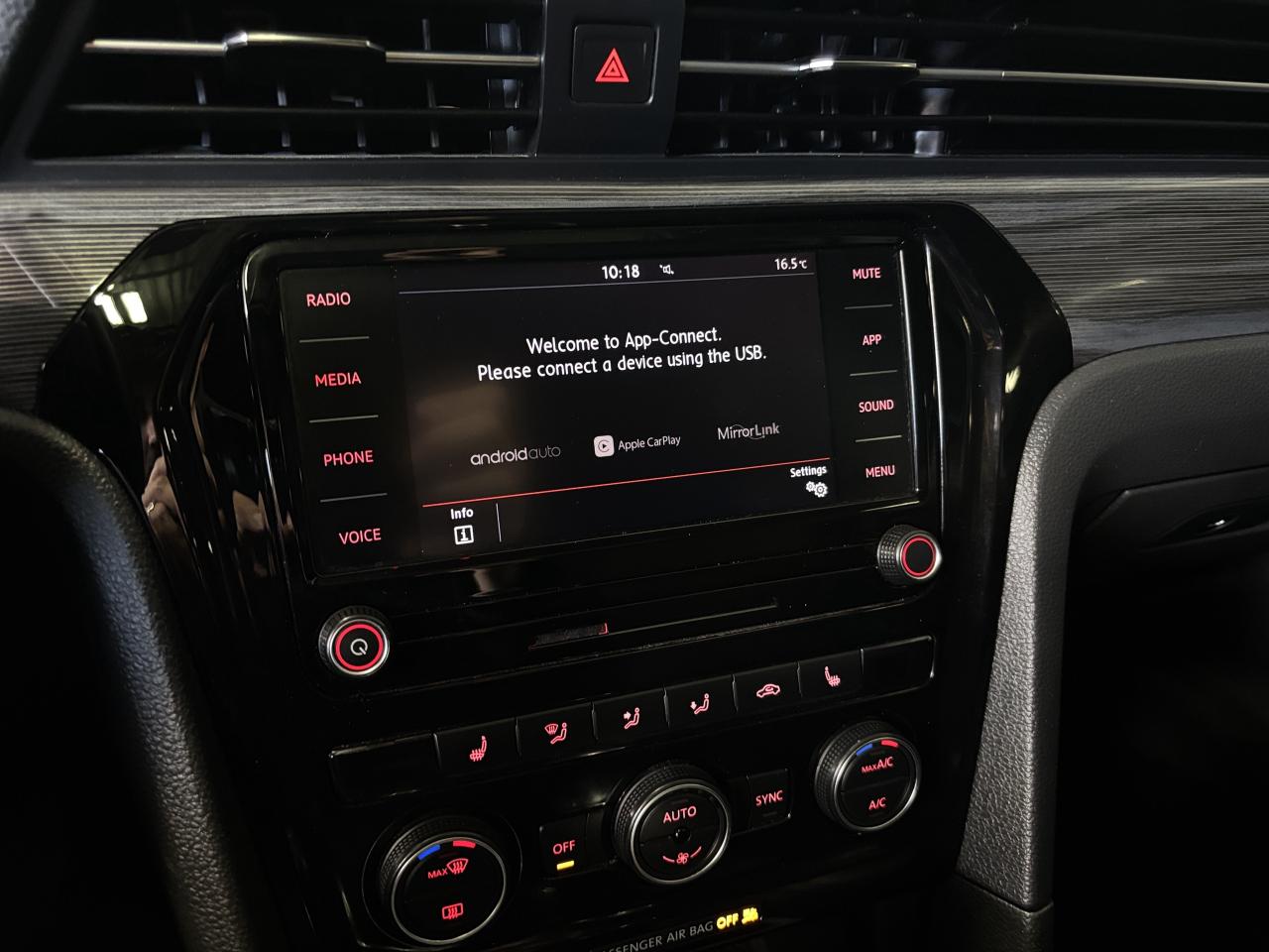 2021 Volkswagen Passat Highline|ALLOYS|SUNROOF|LEATHER|HEATEDSEATS|CAMERA - Photo #18