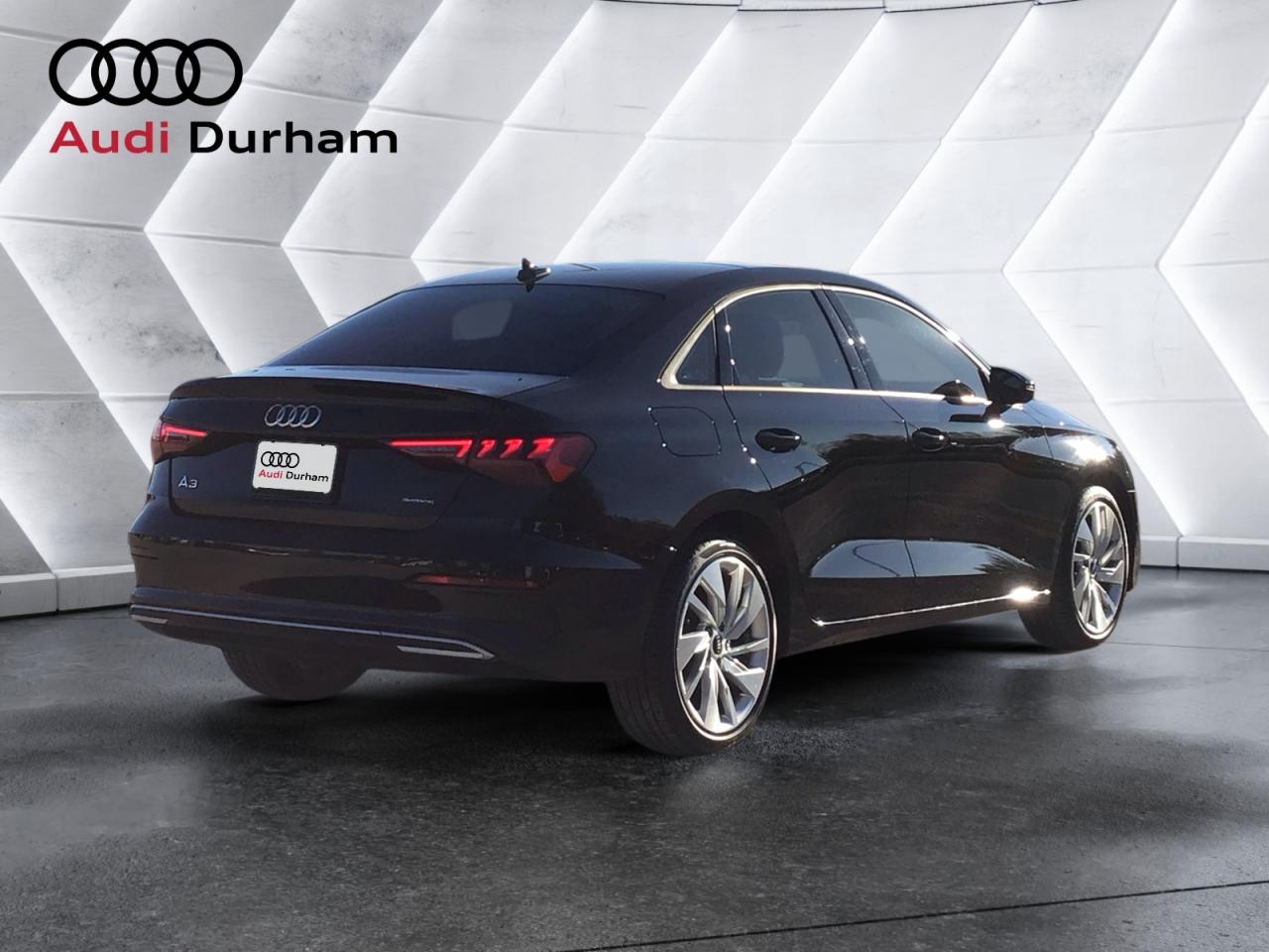 2022 Audi A3 2.0T Komfort + Apple CarPlay | AWD | Tech Pkg Photo3