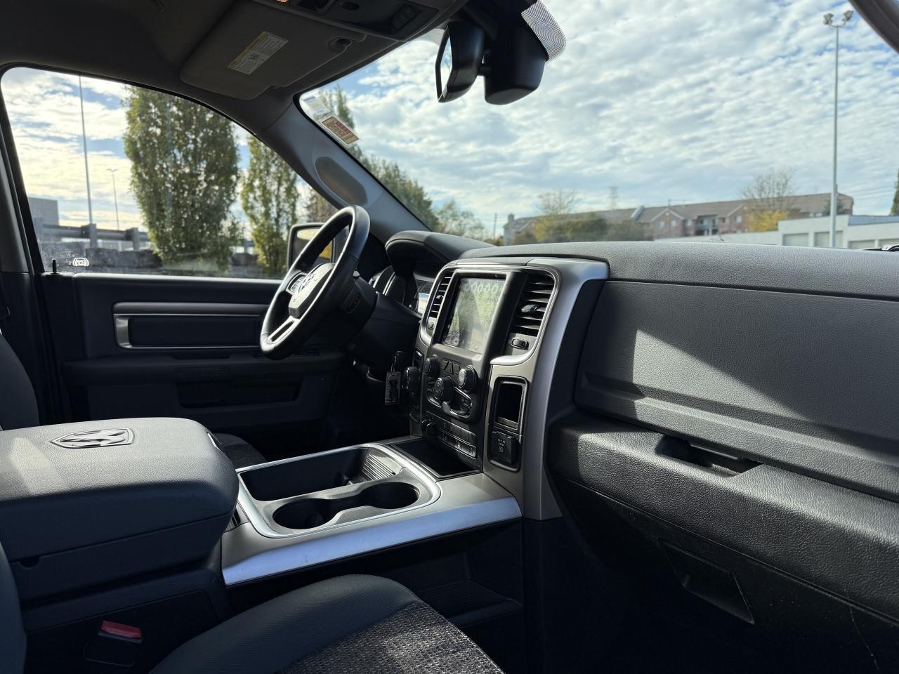 2019 RAM 1500 Classic SLT 4x4 Crew Cab 5'7  Box | NAVIGATION | BLUETOOTH Photo