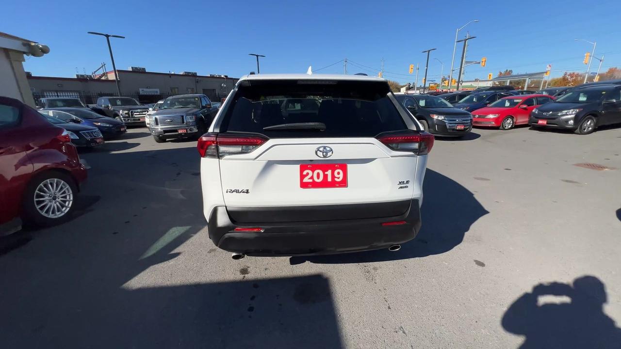 2019 Toyota RAV4 XLE AWD | ONLY 69,000KMS | SUNROOF | HTD SEATS Photo