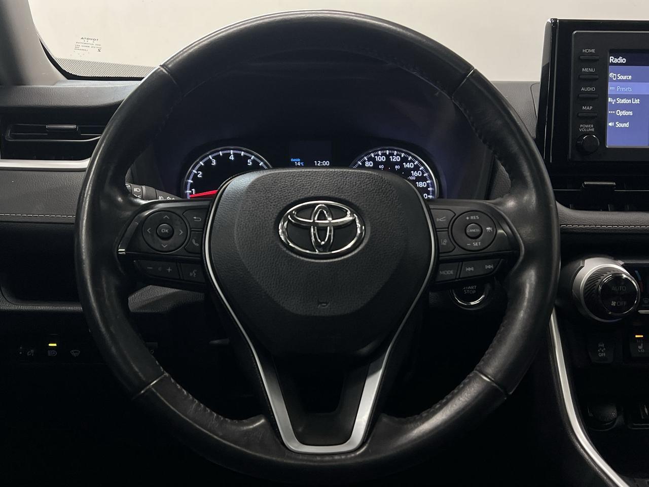 2019 Toyota RAV4 XLE AWD | ONLY 69,000KMS | SUNROOF | HTD SEATS Photo