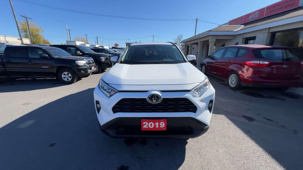 2019 Toyota RAV4 XLE AWD | ONLY 71,000KMS | SUNROOF | HTD SEATS Photo2