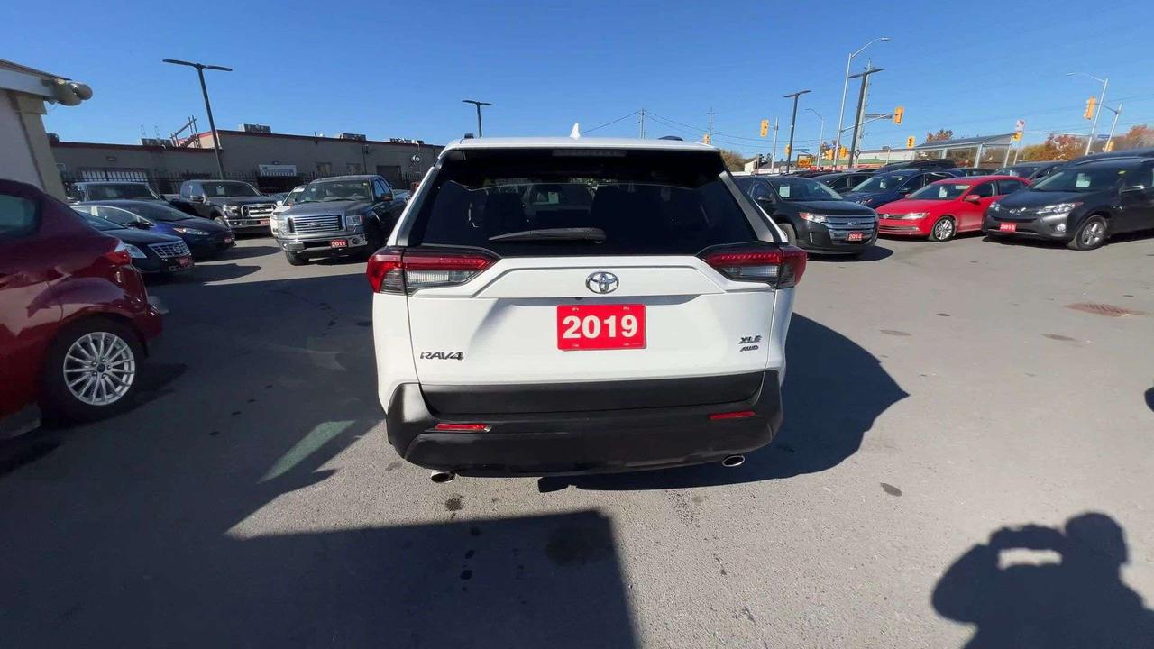 2019 Toyota RAV4 XLE AWD | ONLY 71,000KMS | SUNROOF | HTD SEATS Photo