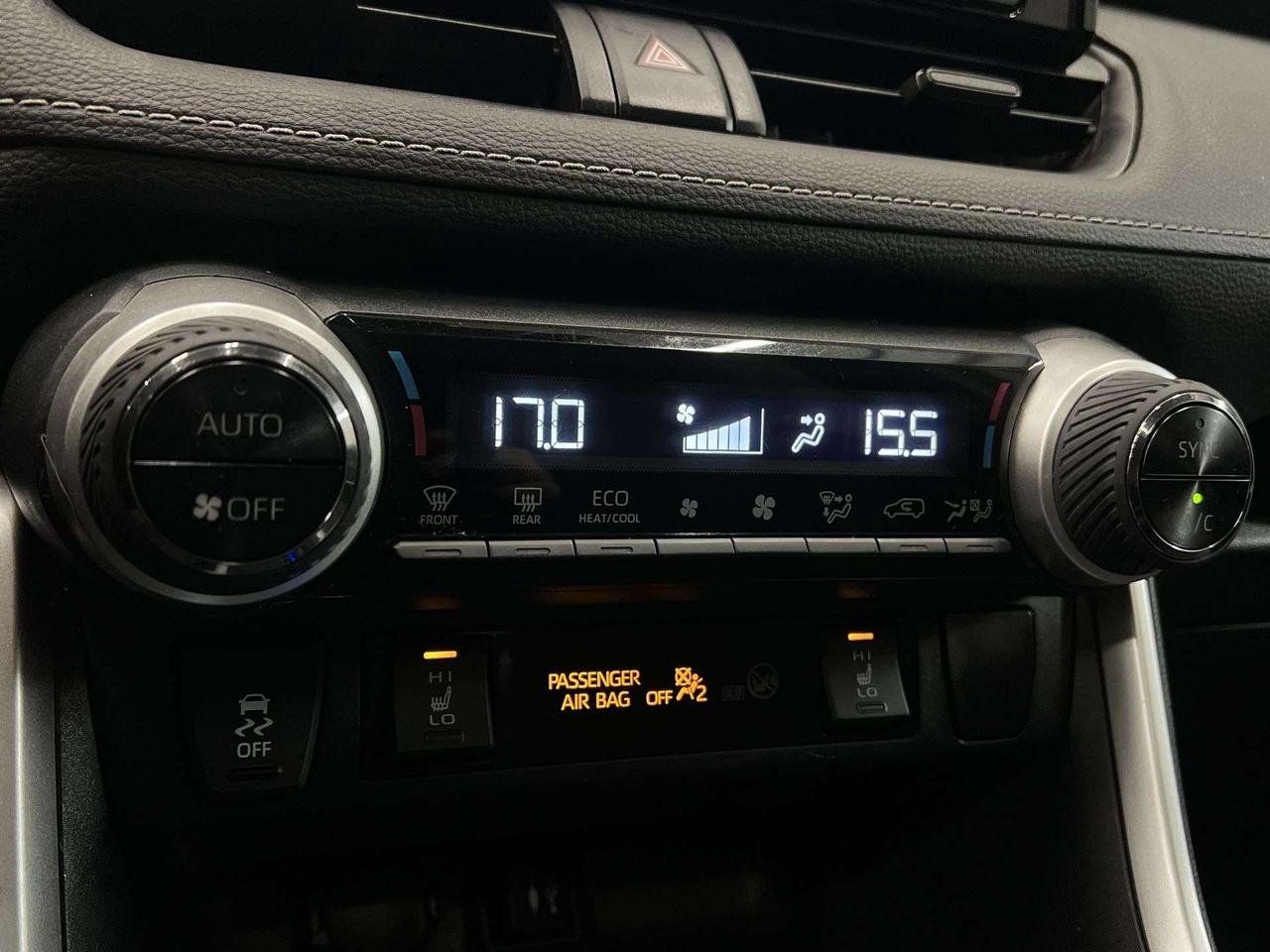 2019 Toyota RAV4 XLE AWD | ONLY 71,000KMS | SUNROOF | HTD SEATS Photo
