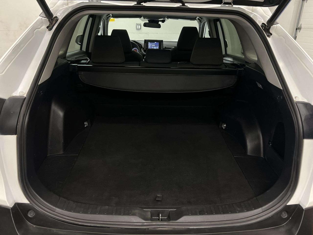2019 Toyota RAV4 XLE AWD | ONLY 71,000KMS | SUNROOF | HTD SEATS Photo