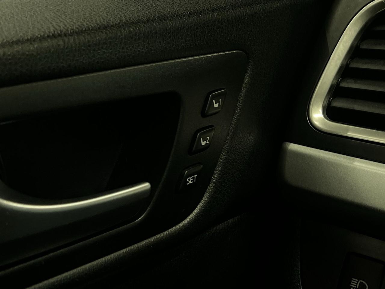 2018 Toyota Highlander >>JUST SOLD Photo