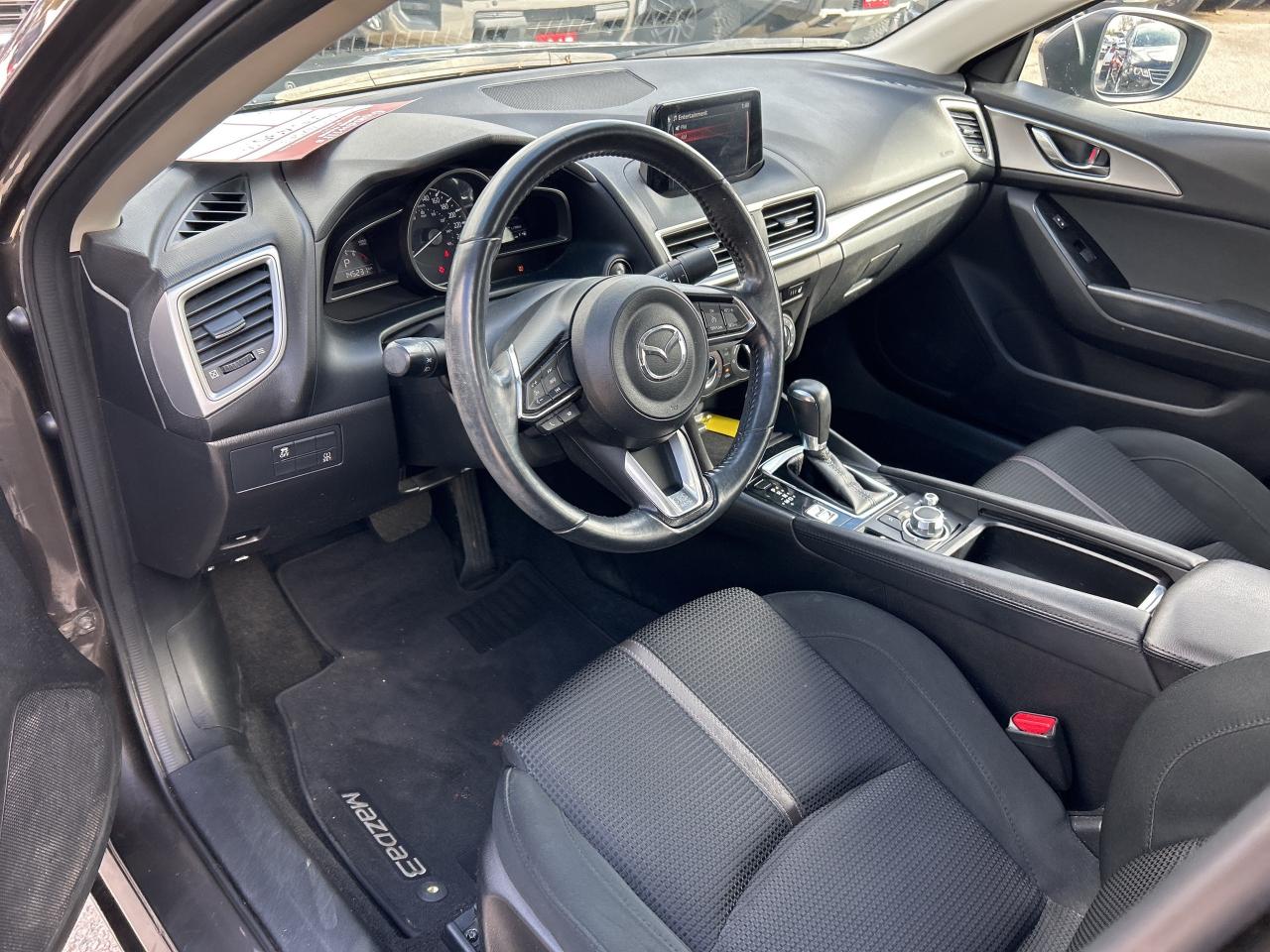 2017 Mazda MAZDA3 GS, SUNROOF, BACK UP CAM, BLIND SPOT MONITORS! - Photo #11