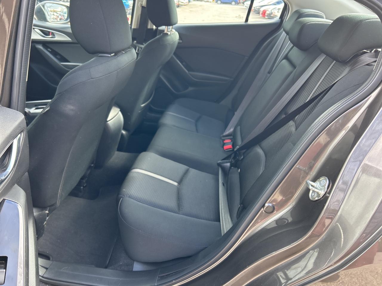 2017 Mazda MAZDA3 GS, SUNROOF, BACK UP CAM, BLIND SPOT MONITORS! - Photo #15